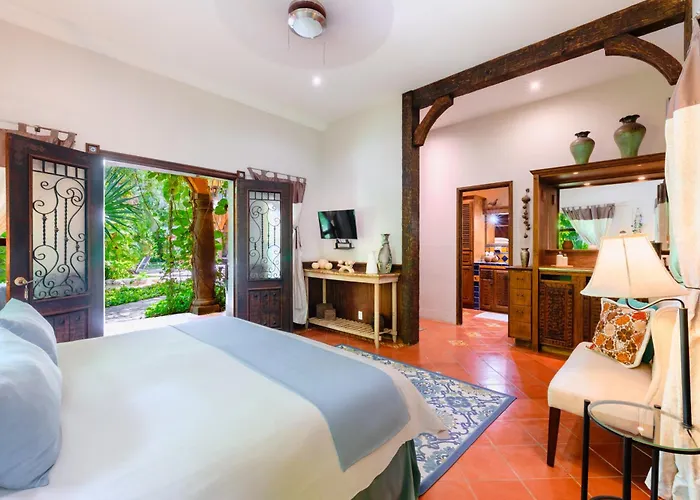 La Hacienda, En Xcaret * Solidaridad